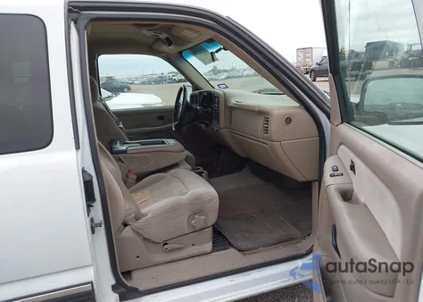 2002 Chevrolet Silverado 1500 Ls z USA, uszkodzony, nr VIN 2GCEC19V821194978